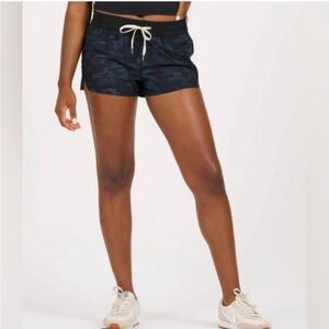 Vuori Women’s Clementine Shorts in black camo. Size small. Cute athletic shorts!